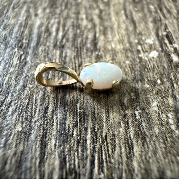 14K Yellow Gold Opal Pendant - Picture 3 of 5